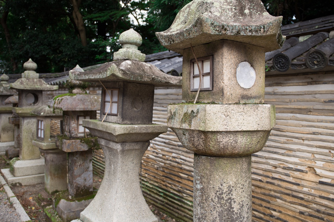 石清水八幡宮の灯篭。