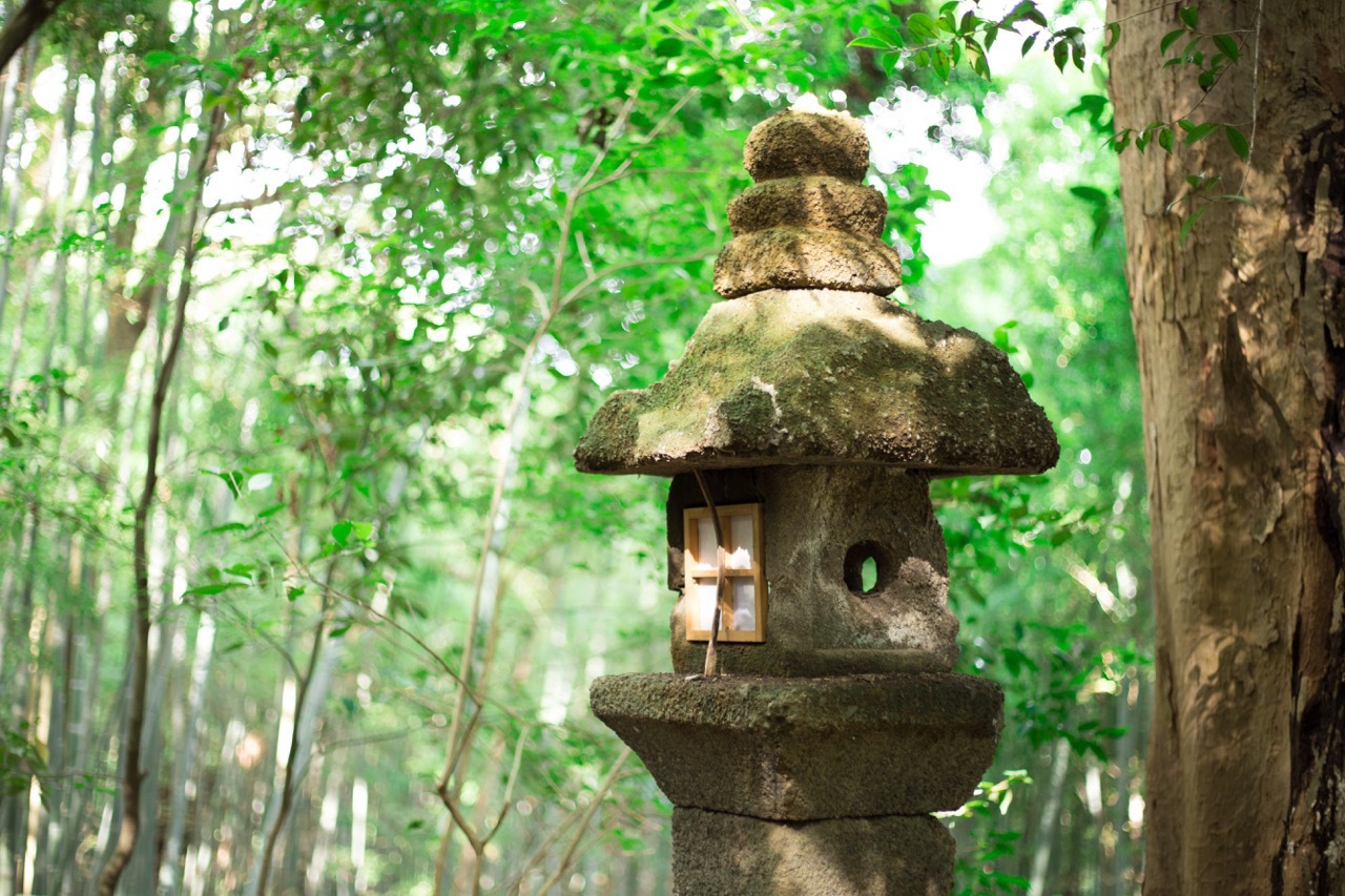 石清水八幡宮の灯籠。