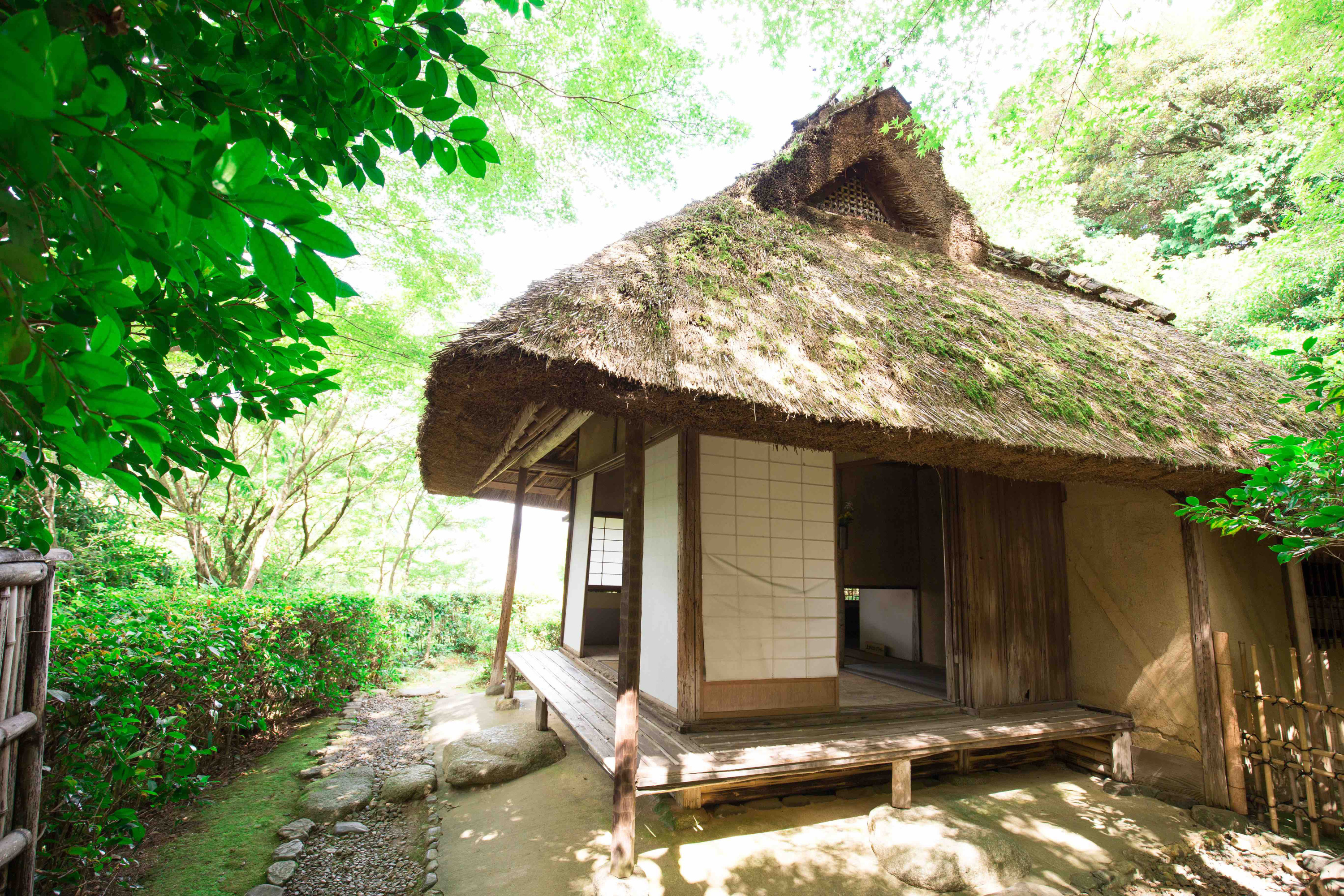 金福寺の芭蕉庵。